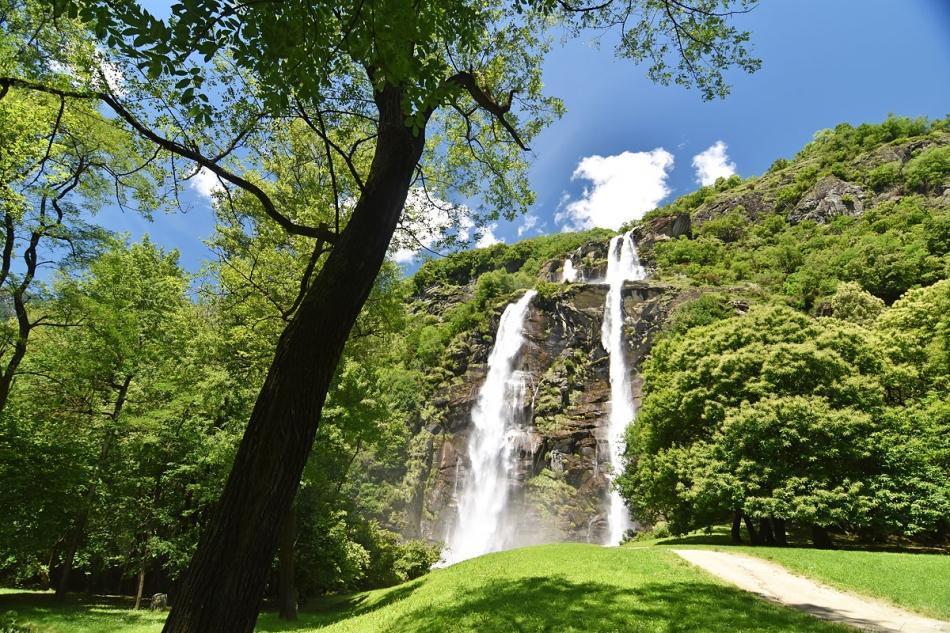 ACQUAFRAGGIA WATERFALLS